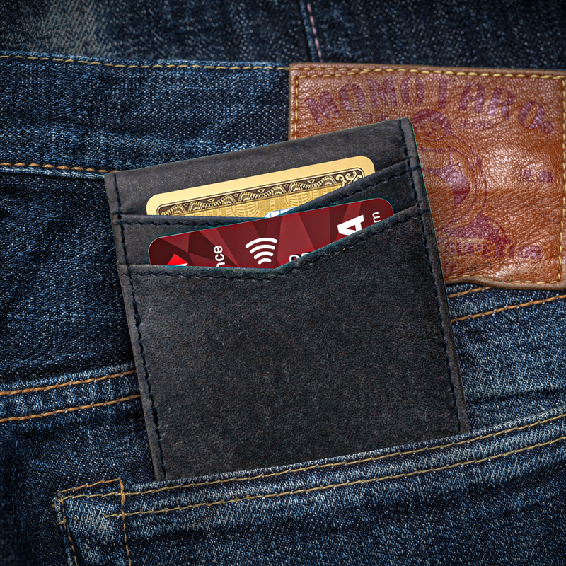 Sleek Elegance: Minimalist Leather Card Holder for Stylish Efficiency