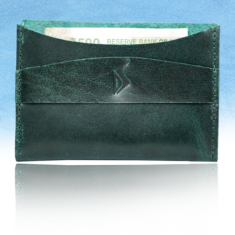 Sophisticated Leather Card Holder - Practical Elegance for Daily Essentials