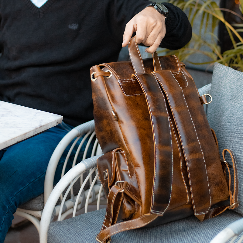 Men's Leather Backpack: Vintage Flair, Modern Functionality