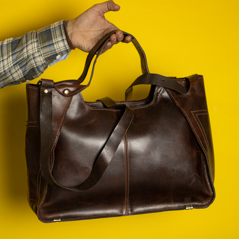 Hardwax Leather Women's Tote Bag: Timeless Elegance, Secure Zip, Effortless Organization